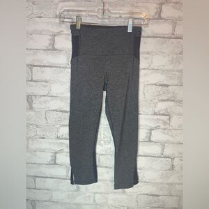 Lululemon Athletica Free Runner Crop Size 2 Leggings Heathered Grey